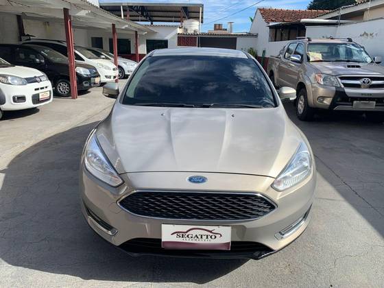 FORD FOCUS 2.0 SE SEDAN 16V FLEX 4P POWERSHIFT